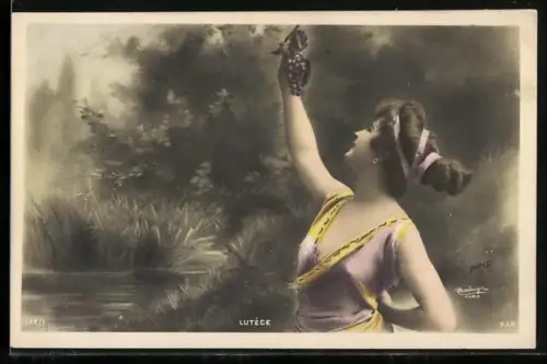 Foto-AK Atelier Reutlinger, Paris: Schauspielerin Lutéce