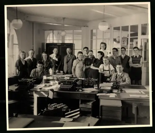 45 Fotografien Erich Bauer, Karlsruhe, Ansicht Backnang, Spinnerei J. F. Adolff AG, Ausbau des Werkes, Werkansicht