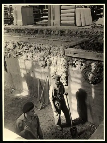 45 Fotografien Erich Bauer, Karlsruhe, Ansicht Backnang, Spinnerei J. F. Adolff AG, Ausbau des Werkes, Werkansicht