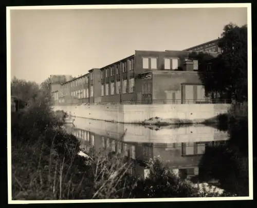 45 Fotografien Erich Bauer, Karlsruhe, Ansicht Backnang, Spinnerei J. F. Adolff AG, Ausbau des Werkes, Werkansicht