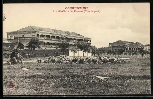 AK Saigon /Cochinchine, Les Casernes, Vues de profil
