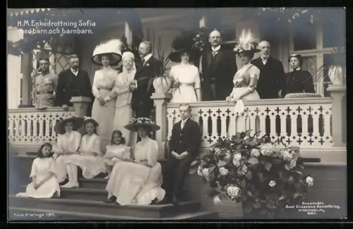 AK Enkedrottning Sofia med barn och barnbarn, Königshaus von Schweden
