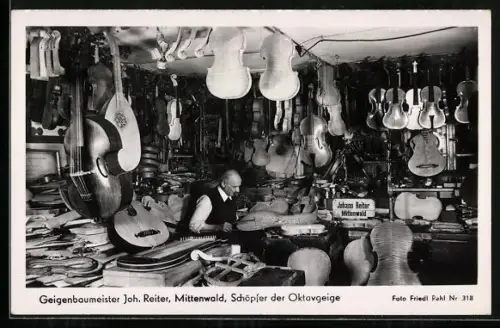 AK Mittenwald, Geigenbaumeister Joh. Reiter, Schöpfer der Oktavgeige