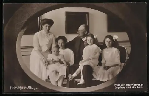 AK Prins Carl och Prinsessan Ingeborg med sina barn