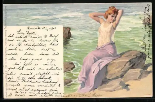 AK Hübsche Frau mit durchsichtigem Oberteil posiert an einem Strand