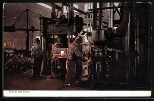 AK Mährisch Ostrau, Arbeiter in einem Werk