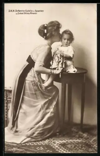 AK Infantin Eulalia von Spanien mit Enkel Prinz Alvaro