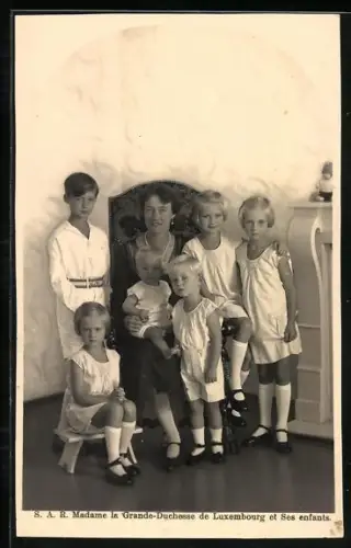 AK Grossherzogin von Luxemburg mit ihren Kindern