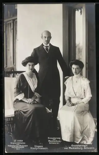 AK Porträt Grossherzog von Mecklenburg-Schwerin mit seiner Gemahlin und Kronprinzessin Cecilie