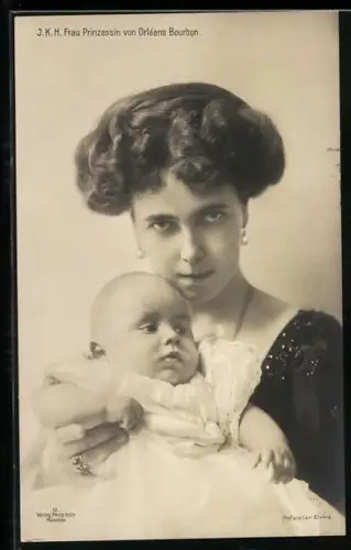 AK Prinzessin Beatrice von Orleans-Bourbon mit Baby im Arm