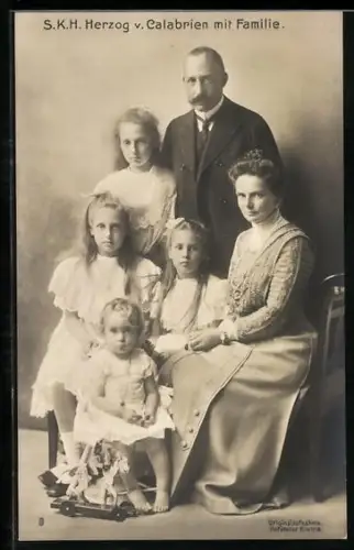 AK S. K. H. Herzog von Calabrien mit Familie
