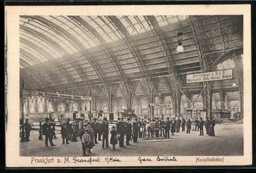 AK Frankfurt a. M., Hauptbahnhof, Innenansicht mit Schild Bahnsteige 1, 2 und 3