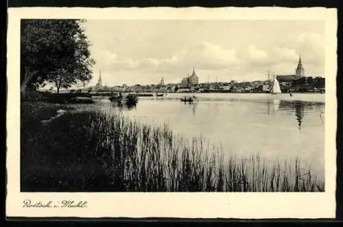AK Rostock /Meckl., Panorama vom Wasser aus