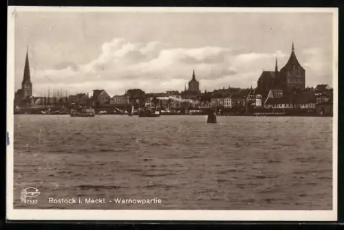 AK Rostock i. Meckl., Warnowpartie mit Kirchen und Rathaus