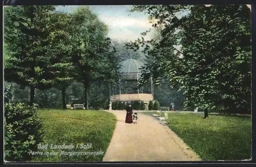 AK Bad Landeck i. Schl., Partie in der Morgenpromenade