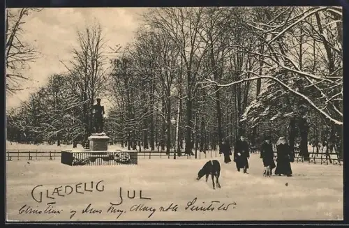 AK Kopenhagen, Denkmal mit Passanten