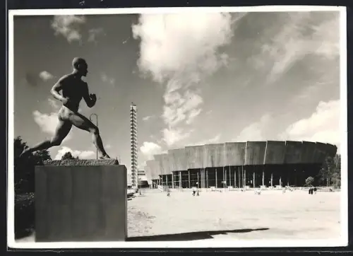 AK Helsinki, Paavo Nurmen patsas ja Stadion
