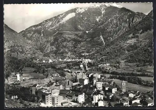 AK Andorra, Vue générale d`Andorre la vieille capitale des Vallées au fond, les Escaldes