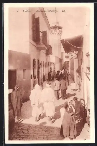 AK Tunis, Rue des Teinturiers, Strassenpartie, Menschen auf der Strasse