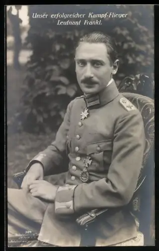 AK Sanke Nr. 384, Kampf-Flieger Leutnant Frankl sitzend in Uniform