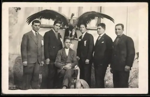 Foto-AK Tierpräparatoren mit ihrer Arbeit, Jagd