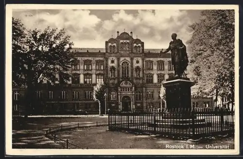 AK Rostock i. M., Standbild vor der Universität