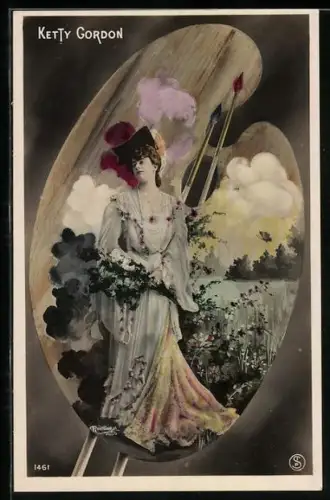 Foto-AK Atelier Reutlinger, Paris 1461: Ganzportrait Ketty Gordon im Kleid vor Malerpalette