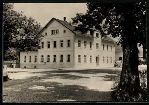 AK Hallbach /Erzgeb., Ferienheim des VEB Galvanotechnik Leipzig, Aussenansicht