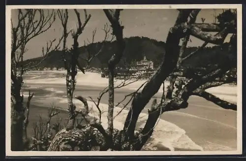 AK Santos-Guarujá, Praia com Grande Hotel