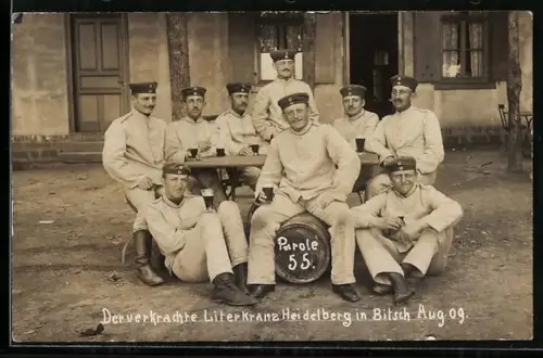 Foto-AK Bitsch, Literkranz Heidelberg, Soldatengruppe mit Fass beim Bier, Parole 55, 1909