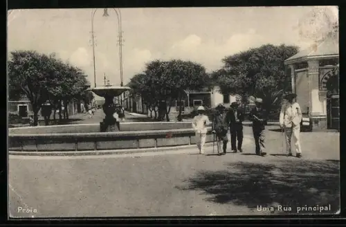AK Praia, Uma Rua principal, Panorama