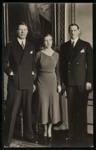 AK Kronprinz Gusatvc nebenst Prinzessin Ingrid und Prinz Frederik