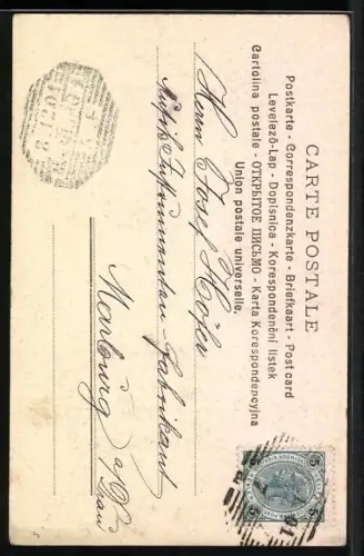 AK Mann hört seiner Ehefrau beim Spielen auf der Zither zu