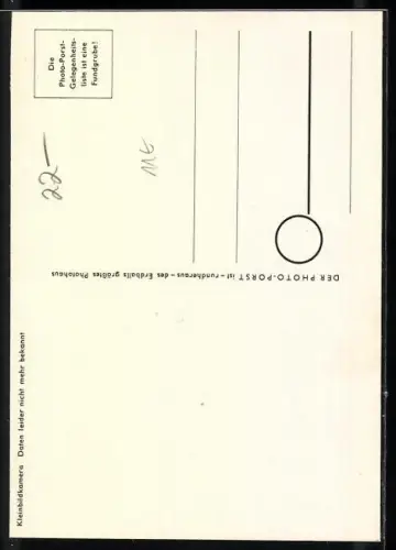 AK der Geigenbauer, Instrumentebauer bei Feinarbeiten an einer Geige