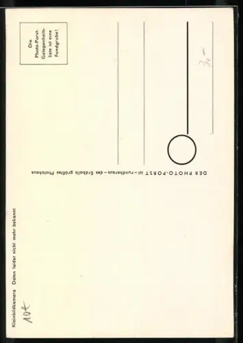 AK der Geigenbauer, Instrumentebauer bei Feinarbeiten an einer Geige