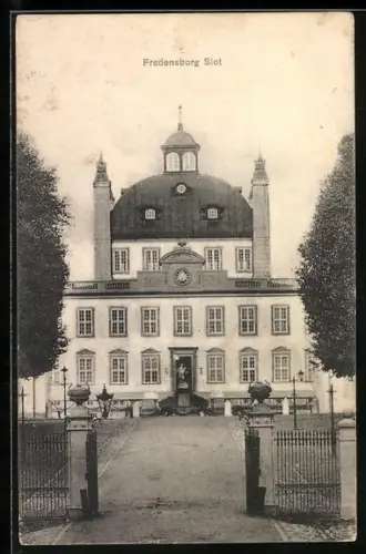 AK Fredensborg, Slot