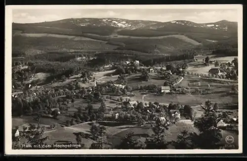 AK Hain /Riesengebirge, Ortsansicht aus der Vogelschau mit dem Hochgebirge