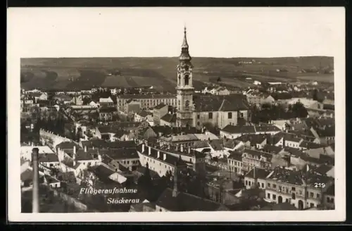 AK Stockerau /N.-Ö., Teilansicht mit Kirche, Fliegeraufnahme