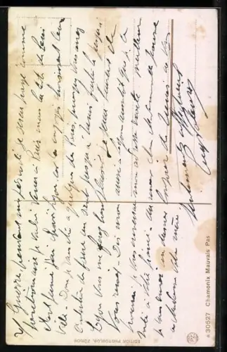 AK Chamonix, Mauvais Pas avec alpinistes sur le sentier escarpé et vue sur le massif montagneux