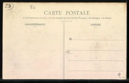 AK Guéret, Dépôt de Remonte de Guéret avec chevaux et soldats devant le bâtiment