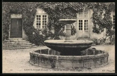 AK Sainte-Feyre /Creuse, Château du Treuil, vieille facade et fontaine