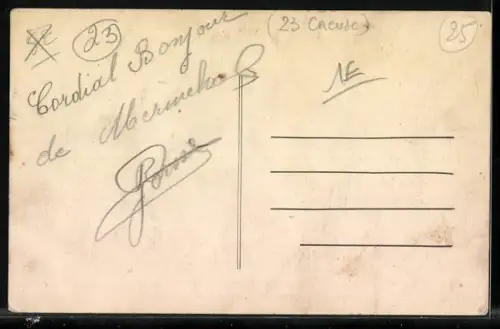 AK Mérinchal /Creuse, L`Église et la place avec calèche et monument