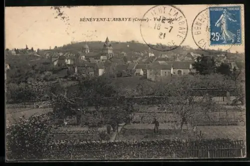 AK Bénévent-l`Abbaye /Creuse, Vue générale du village avec jardins au premier plan