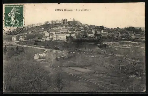 AK Crocq /Creuse, Vue générale du village et des environs verdoyants