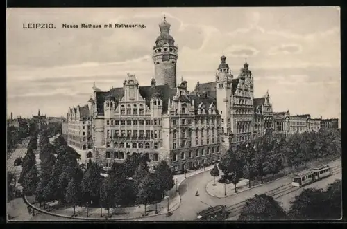 AK Leipzig, Strassenbahn fährt an Neuem Rathaus mit Rathausring vorbei