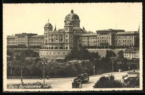 AK Bern, Bundespalast und Helvetiaplatz mit Strassenbahn