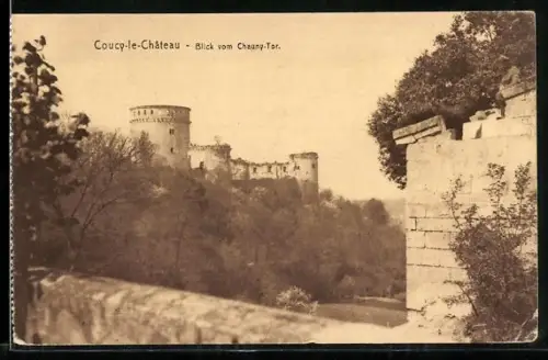 AK Coucy-le-Château, Blick vom Chauny-Tor