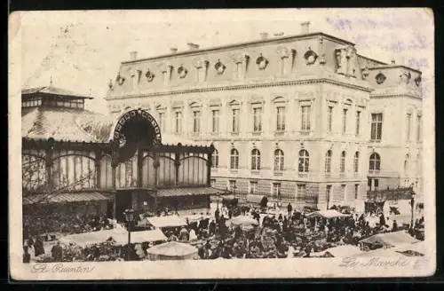 AK St. Quentin, Le Marché animé devant le grand bâtiment