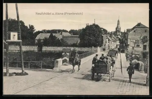 AK Neufchâtel /Aisne, Vue sur le pont avec calèches et village en arrière-plan