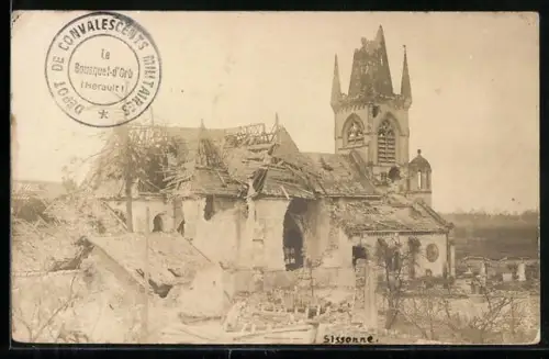Foto-AK Sissonne, Église en ruines après la guerre